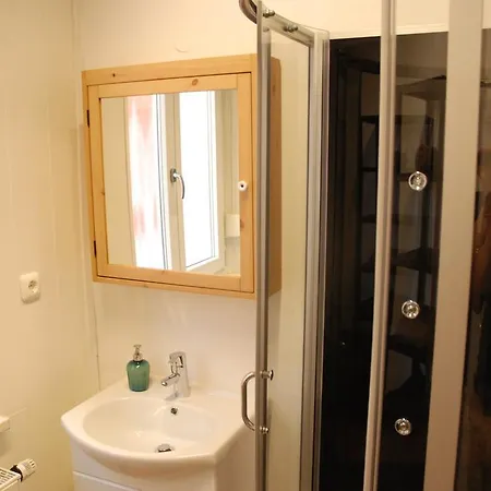 拉提斯博纳公寓 公寓 *