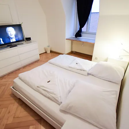 拉提斯博纳公寓 * 雷根斯堡